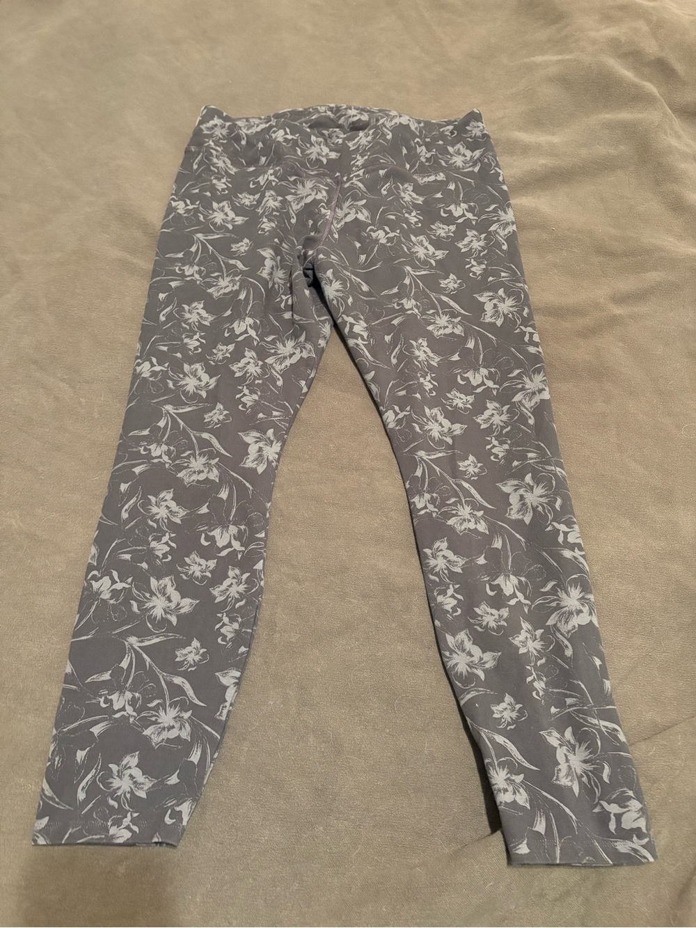 Women's Gray Floral leggings